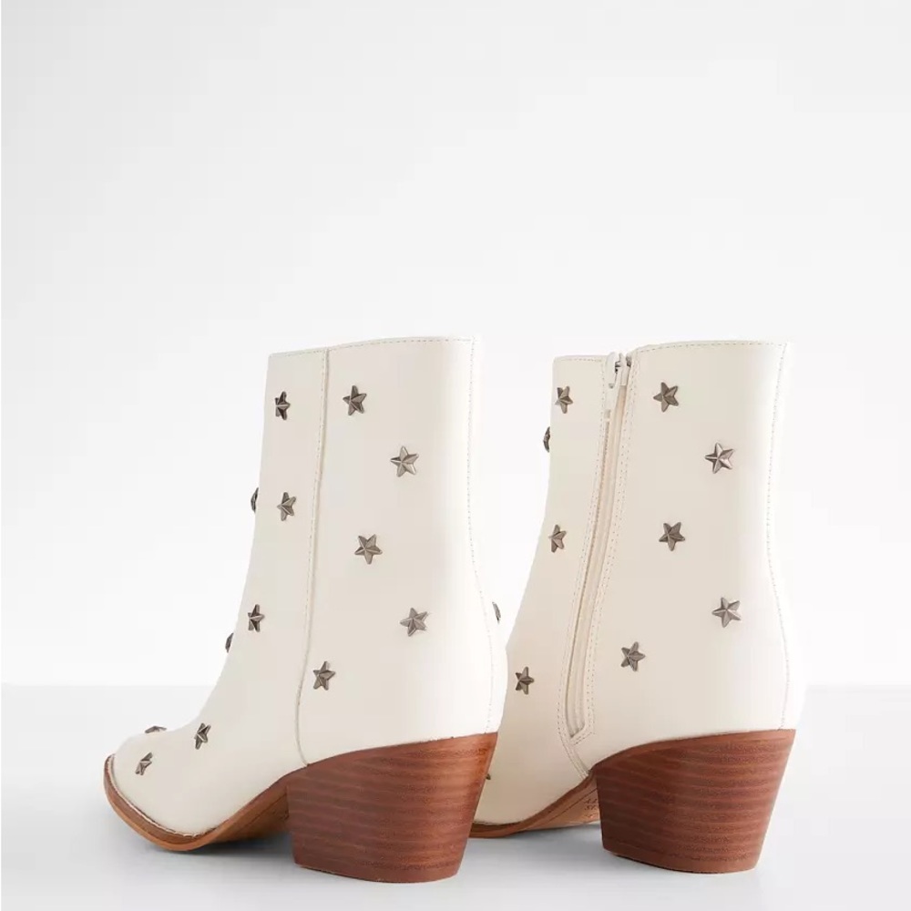 Star studded boot - Picture 3 of 3